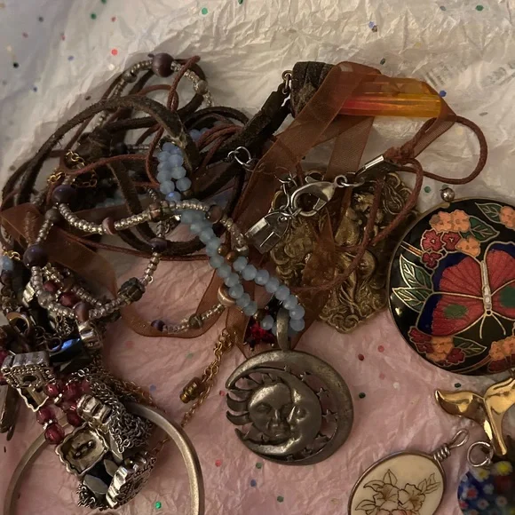 Lot of Jewelry - Picture 4 of 5